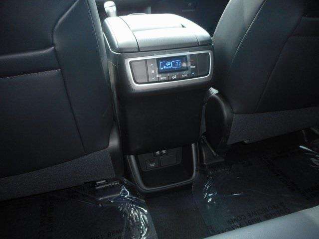 2017 Toyota Highlander AWD XLE 4dr SUV